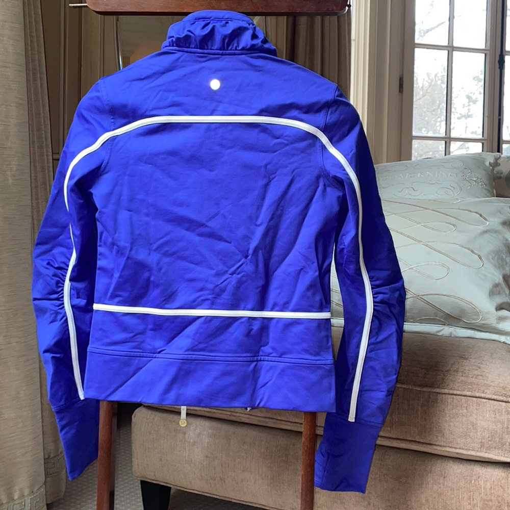 Lulu lemon royal blue zipped jacket - Picture 4 of 7